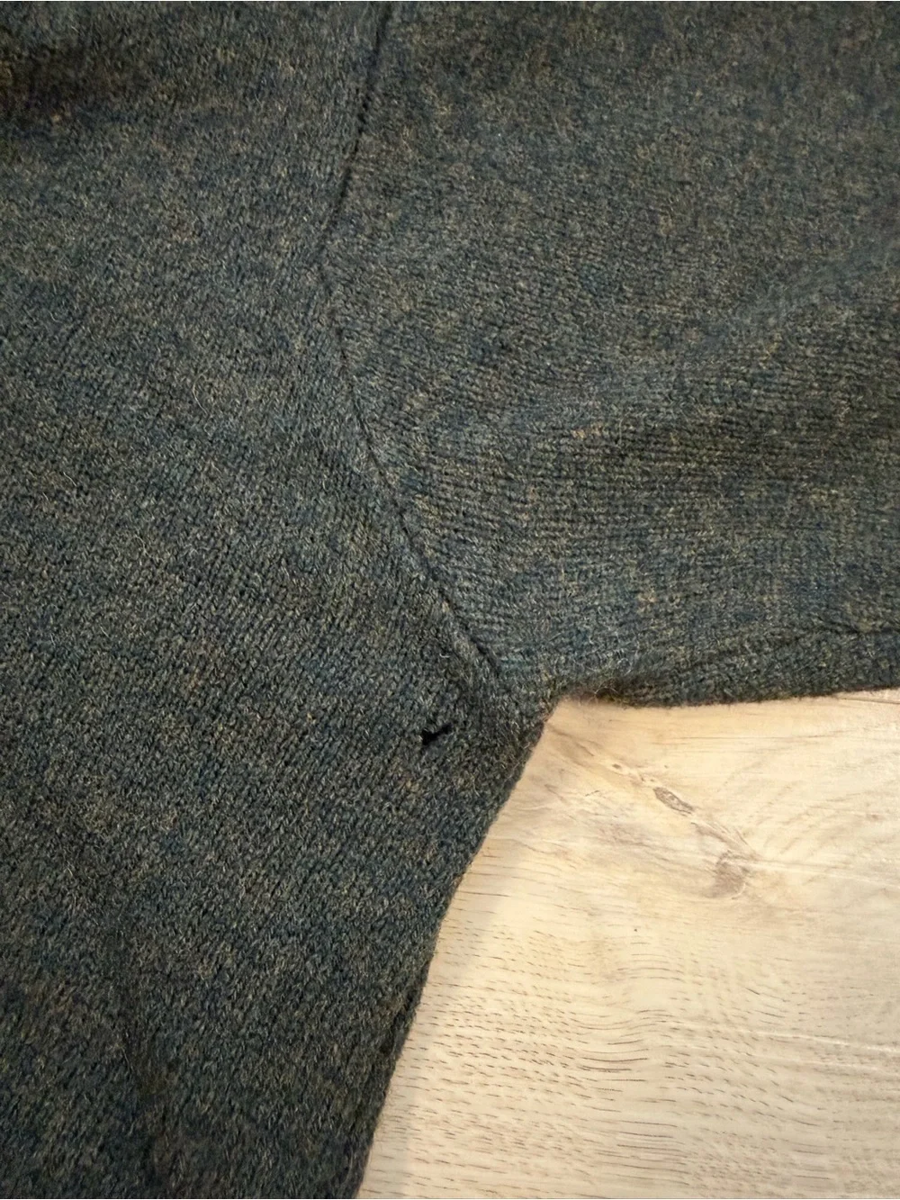 Vintage Polo Ralph Lauren Lambswool V-Neck Sweater Pullover – Size M (Damaged)